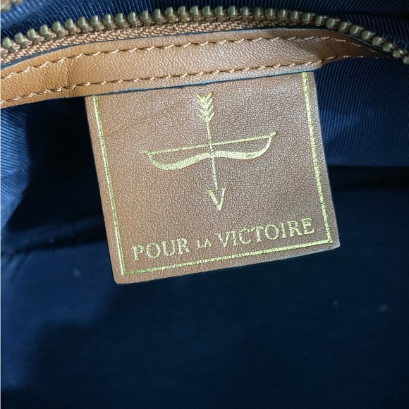 Pour La Victoire Brown & Black Leather Shoulder Bag Crossbody Gold Chain Strap - Picture 11 of 14